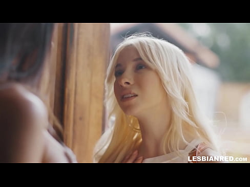 ❤️ La noia torna a casa uns mesos després i s'acaba menjant el cony de la seva madrastra ☑ Porno al ca.port-amurasso.ru ❌️❤